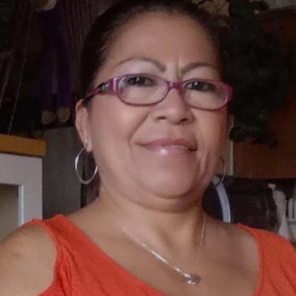 Meet your Posher, Gloria - Picture 1 of 1